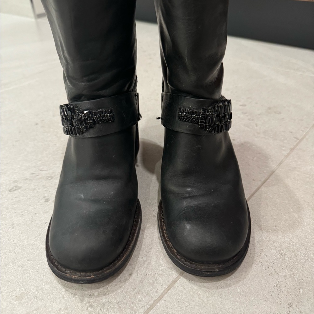 Vera Wang Lavendar leather boots